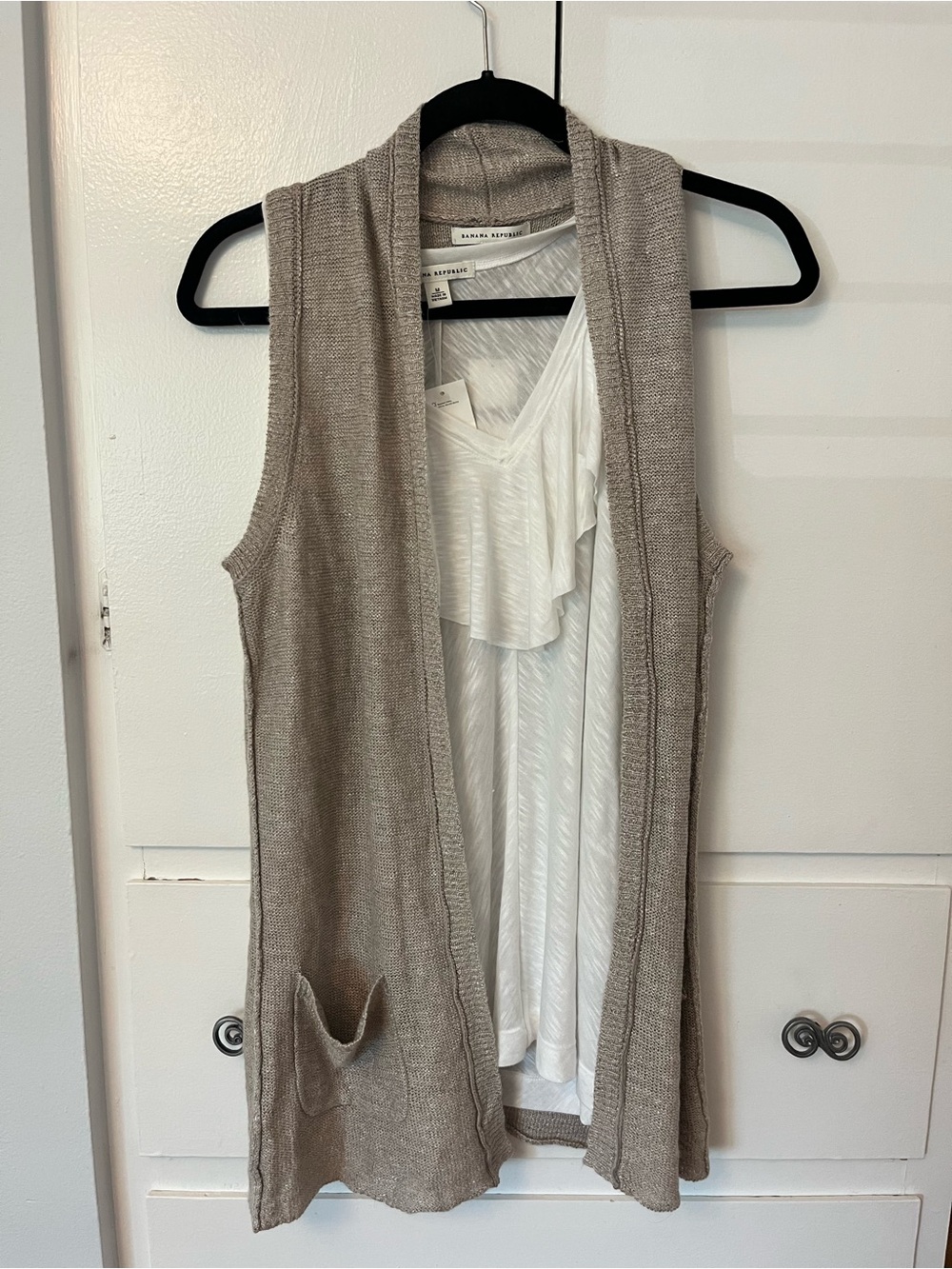 NWT Banana Republic White Ruffle Front Tank Top Size Medium